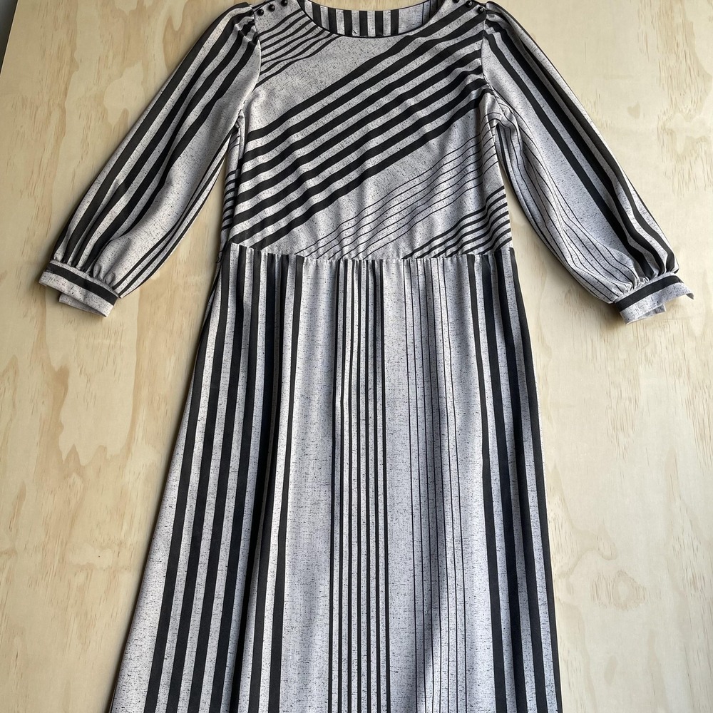 Vintage 70s Sears Dress Womens Medium Gray Striped Knit Puff Sleeve Midi